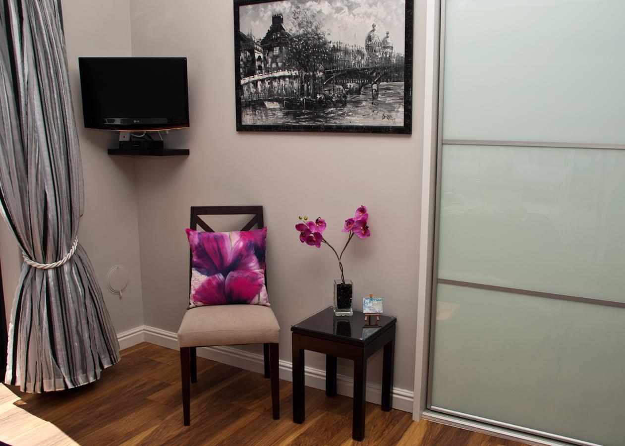 Somersby Guest House เฮาต์เบย์ ภายนอก รูปภาพ