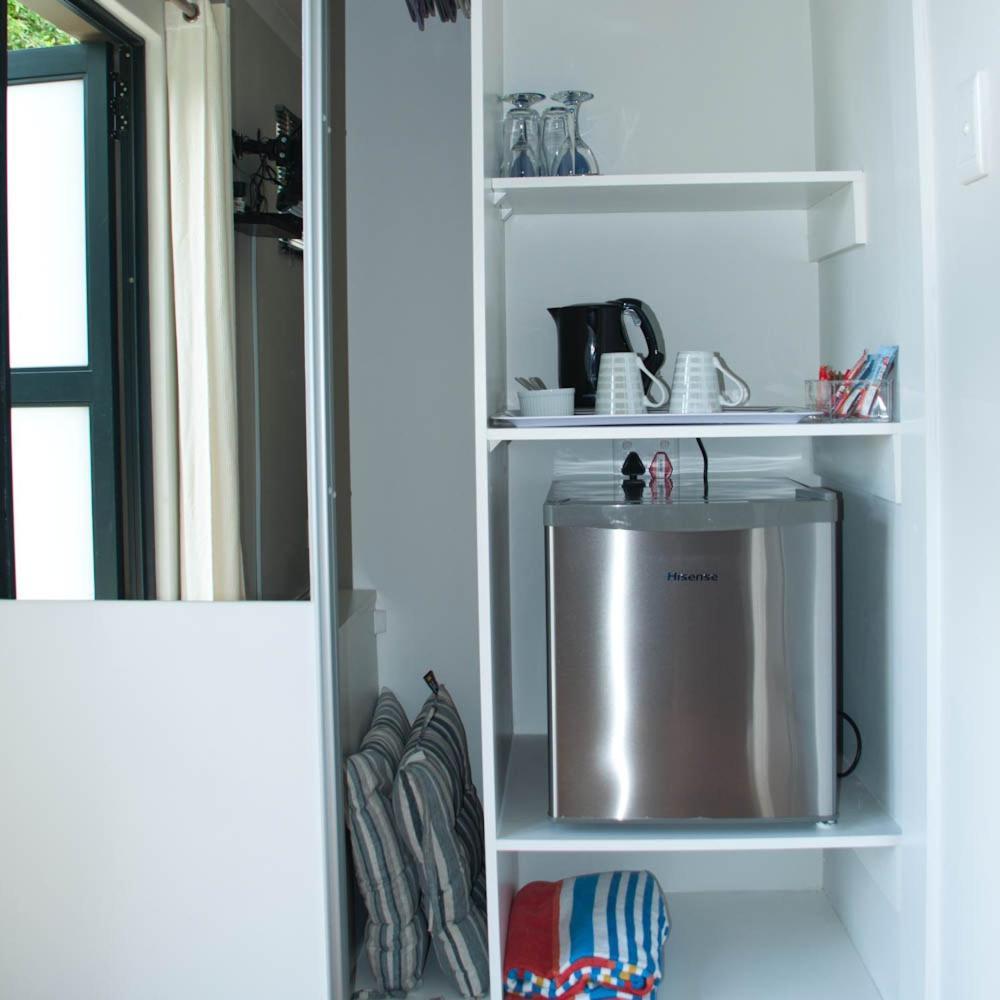 Somersby Guest House เฮาต์เบย์ ภายนอก รูปภาพ
